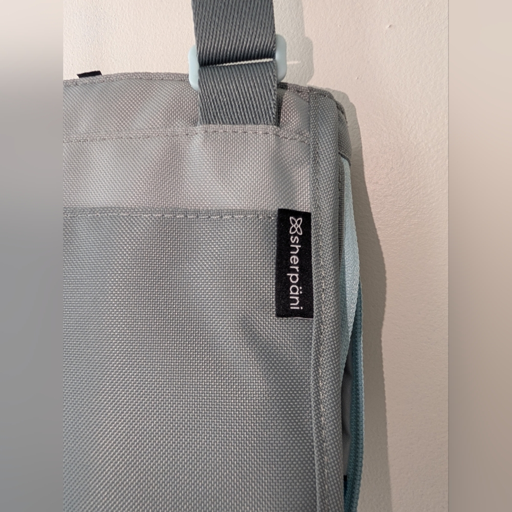 NWOT Sherpani crossbody bag - Picture 9 of 10